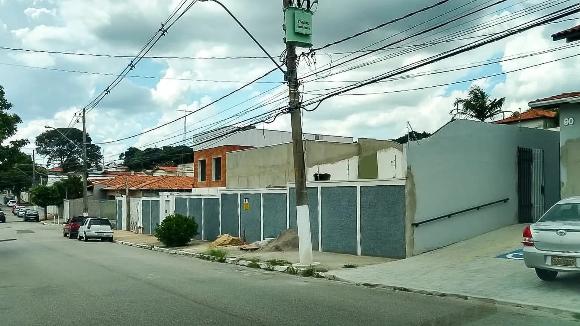 Terreno em Bairro para Venda