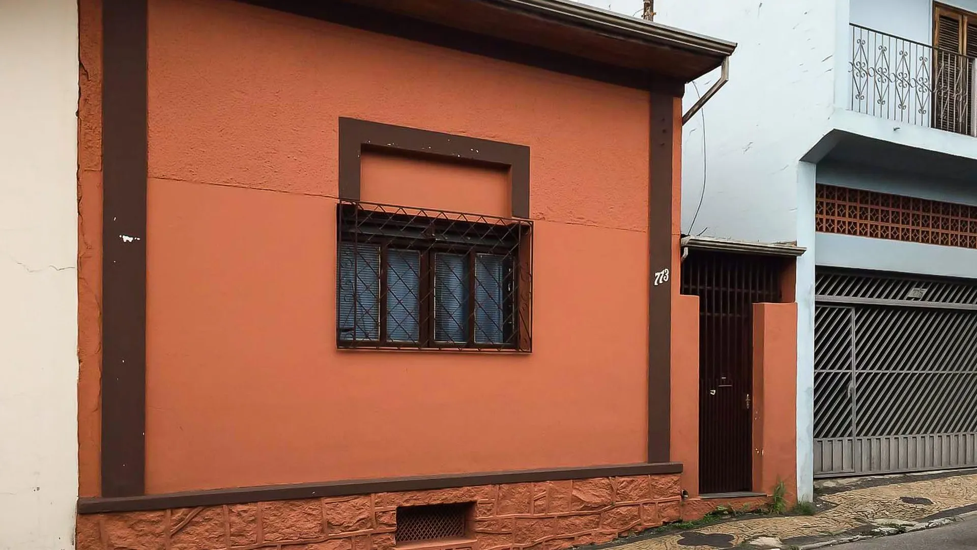 Casa em Bairro para Venda