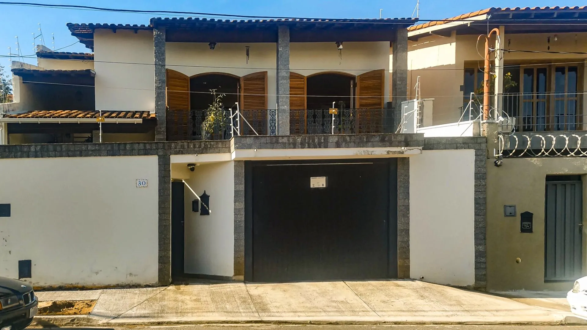Casa em Bairro para Venda