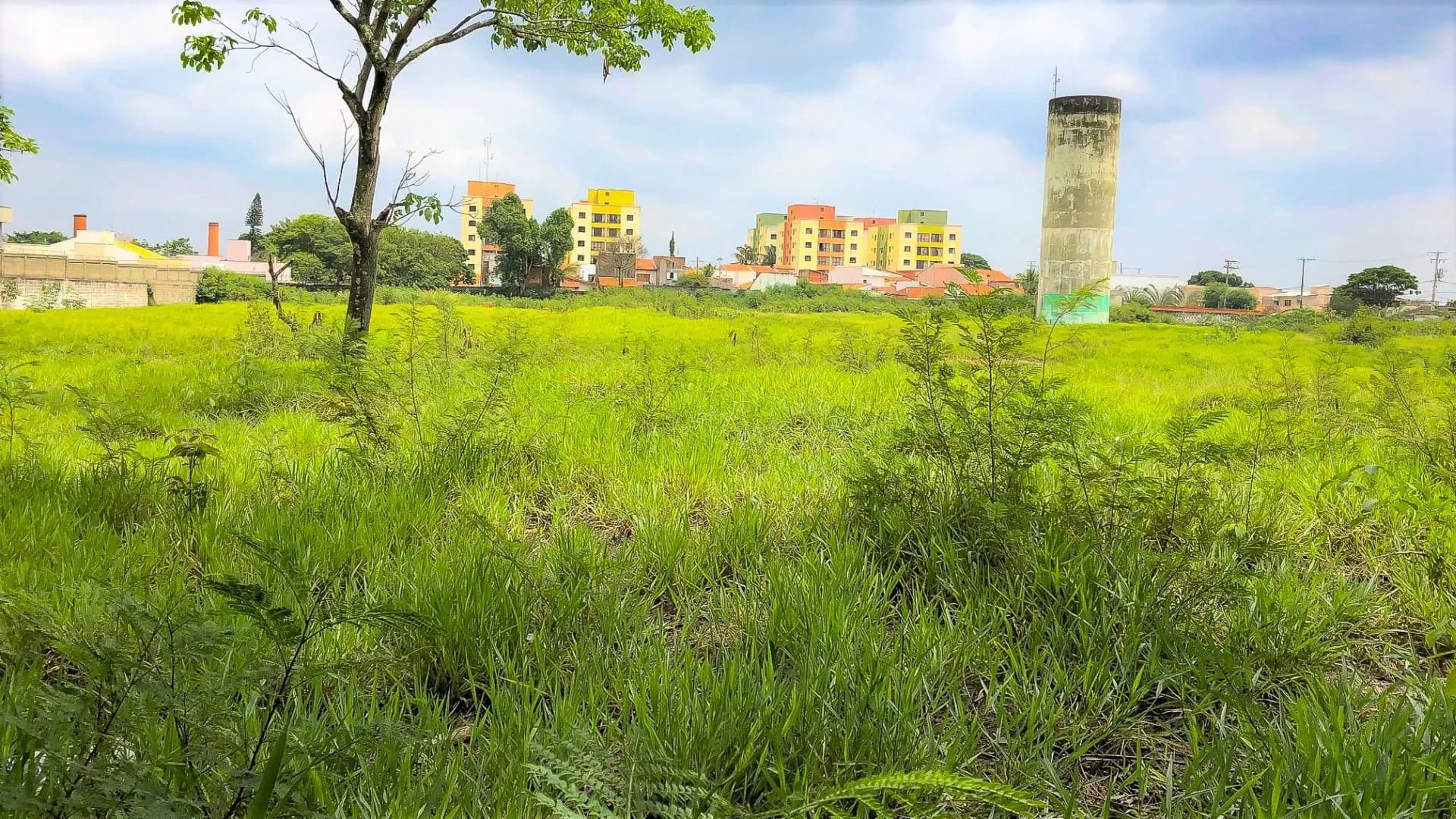 Terreno em Bairro para Venda