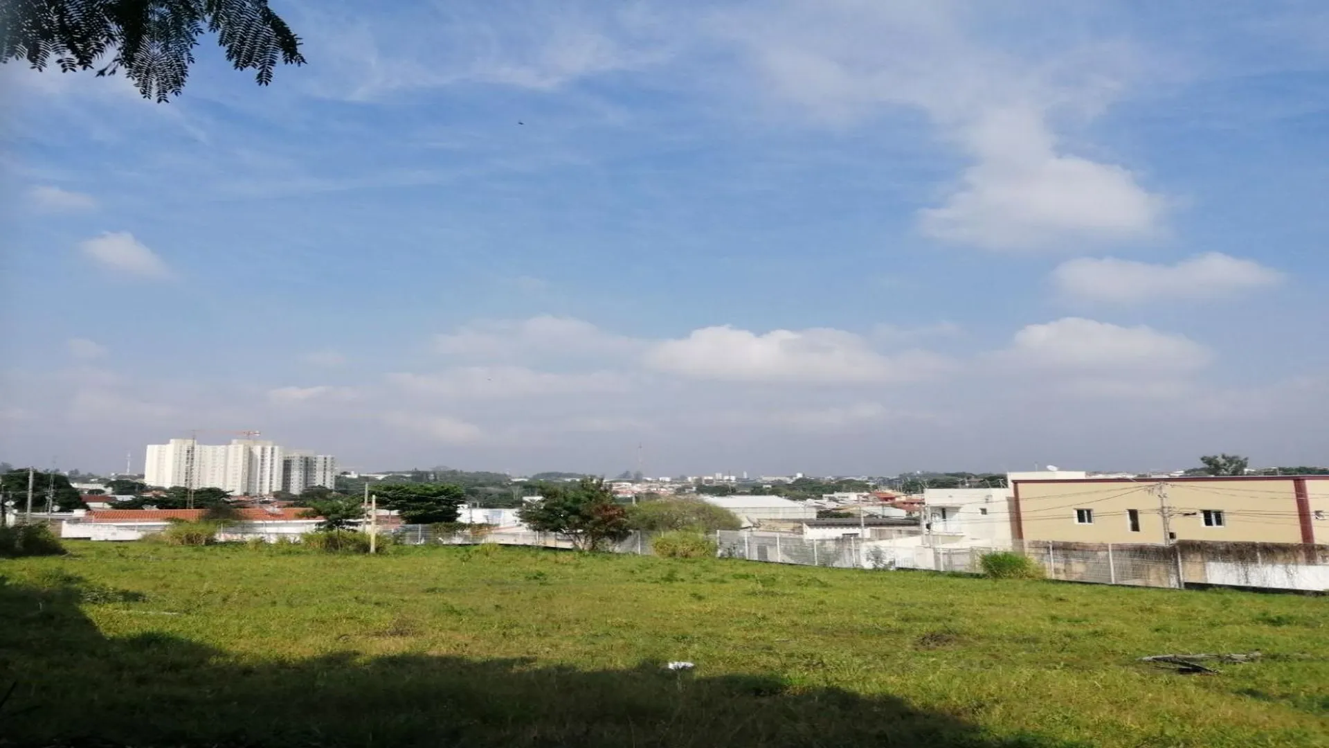 Terreno em Bairro para Venda