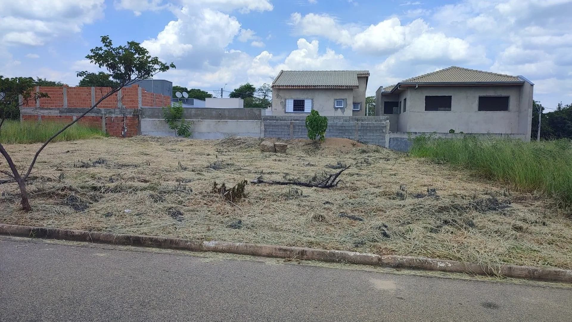 Terreno em Bairro para Venda