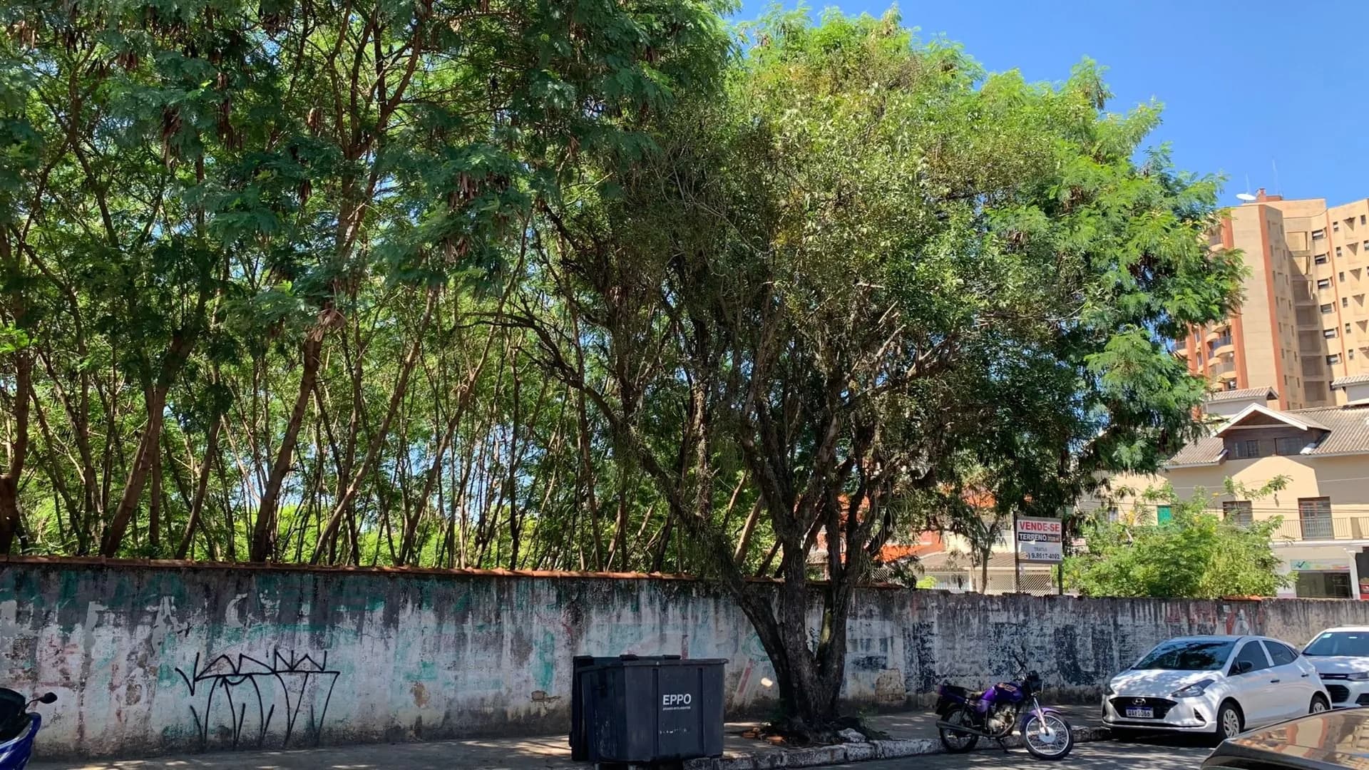 Terreno em Bairro para Venda