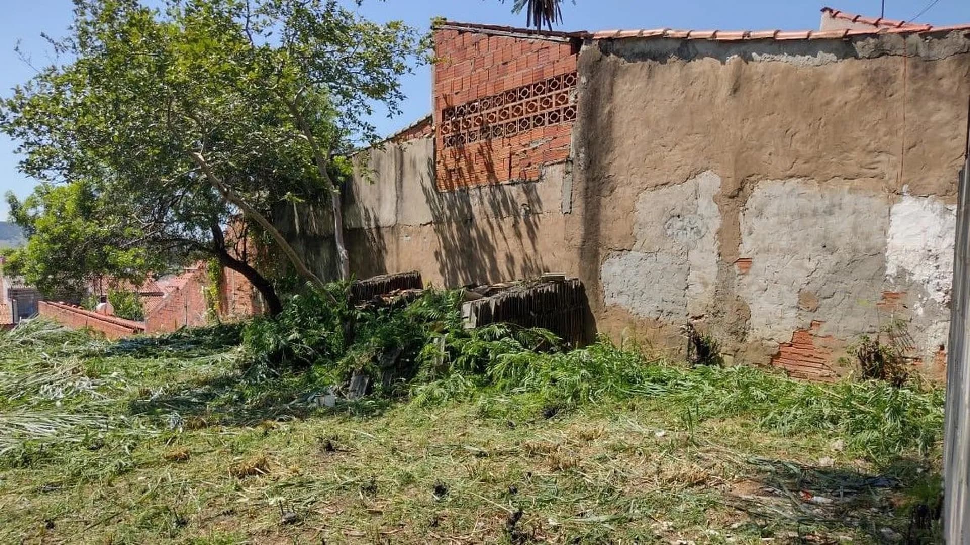 Terreno em Bairro para Venda