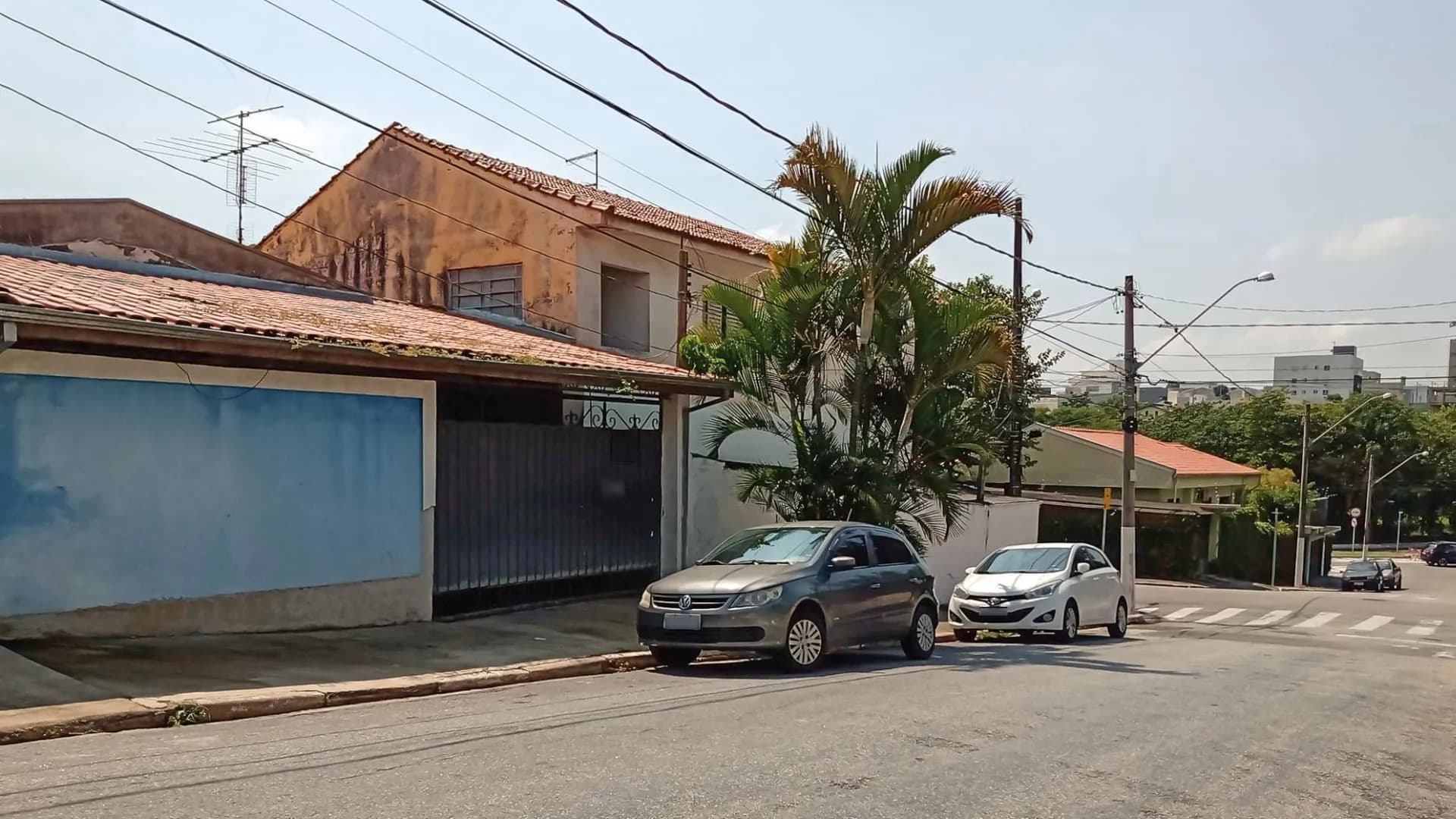 Casa em Bairro para Venda