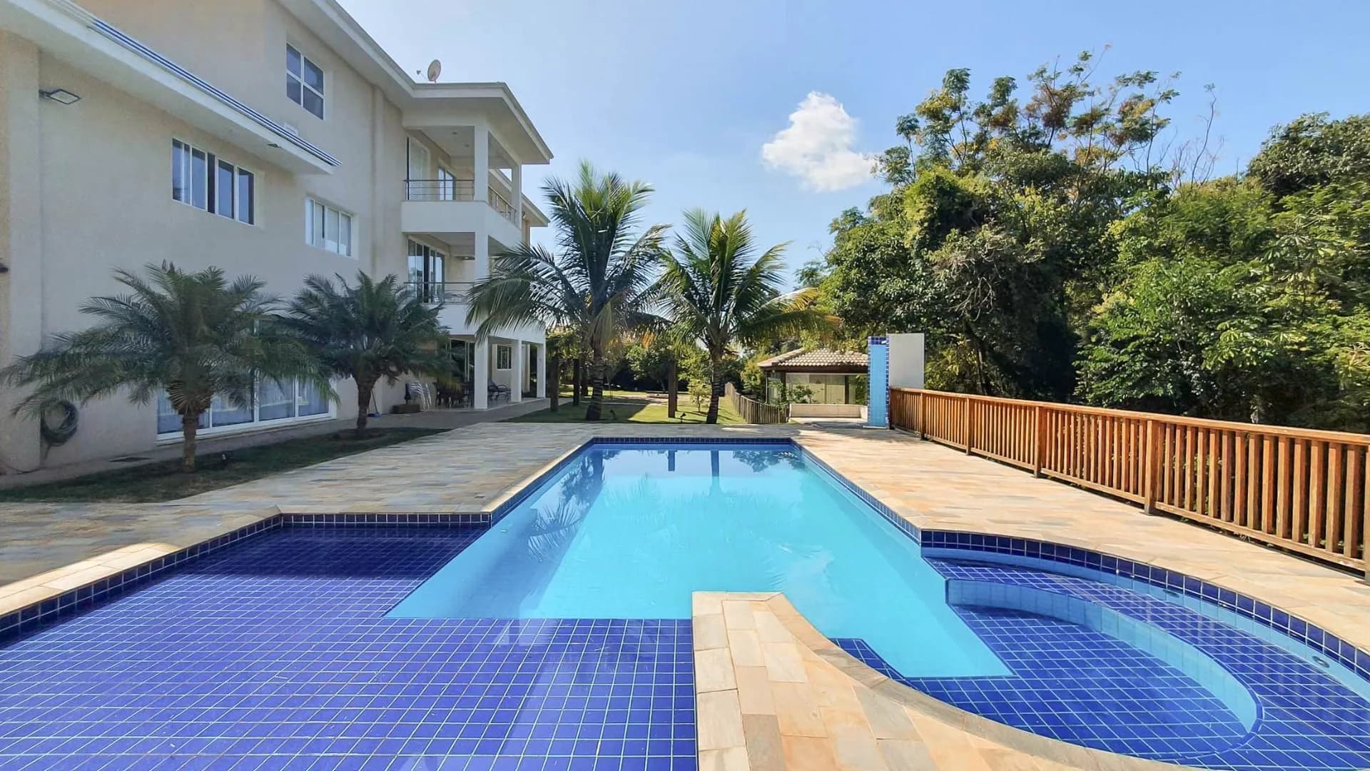 Casa em Condomínio para Venda ou Aluguel