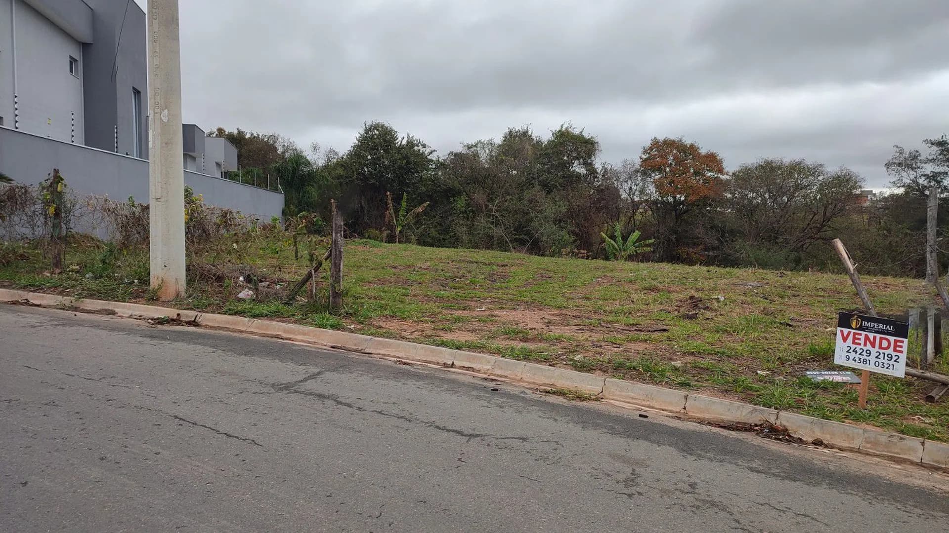 Terreno em Bairro para Venda