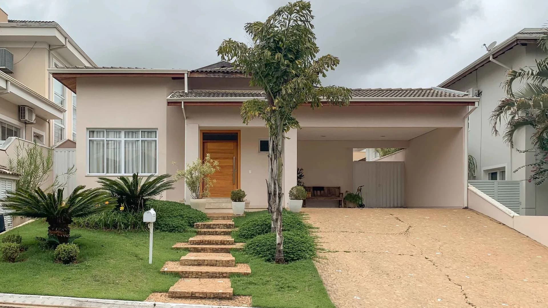 Casa em Condomínio para Venda ou Aluguel