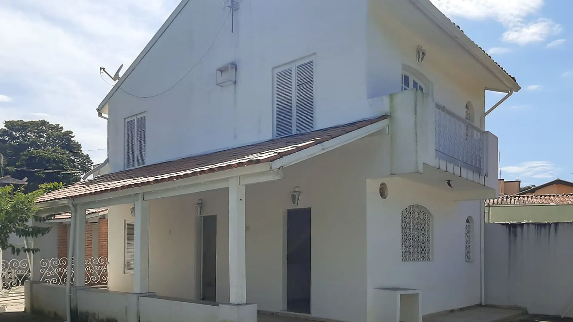 Casa em Bairro para Venda