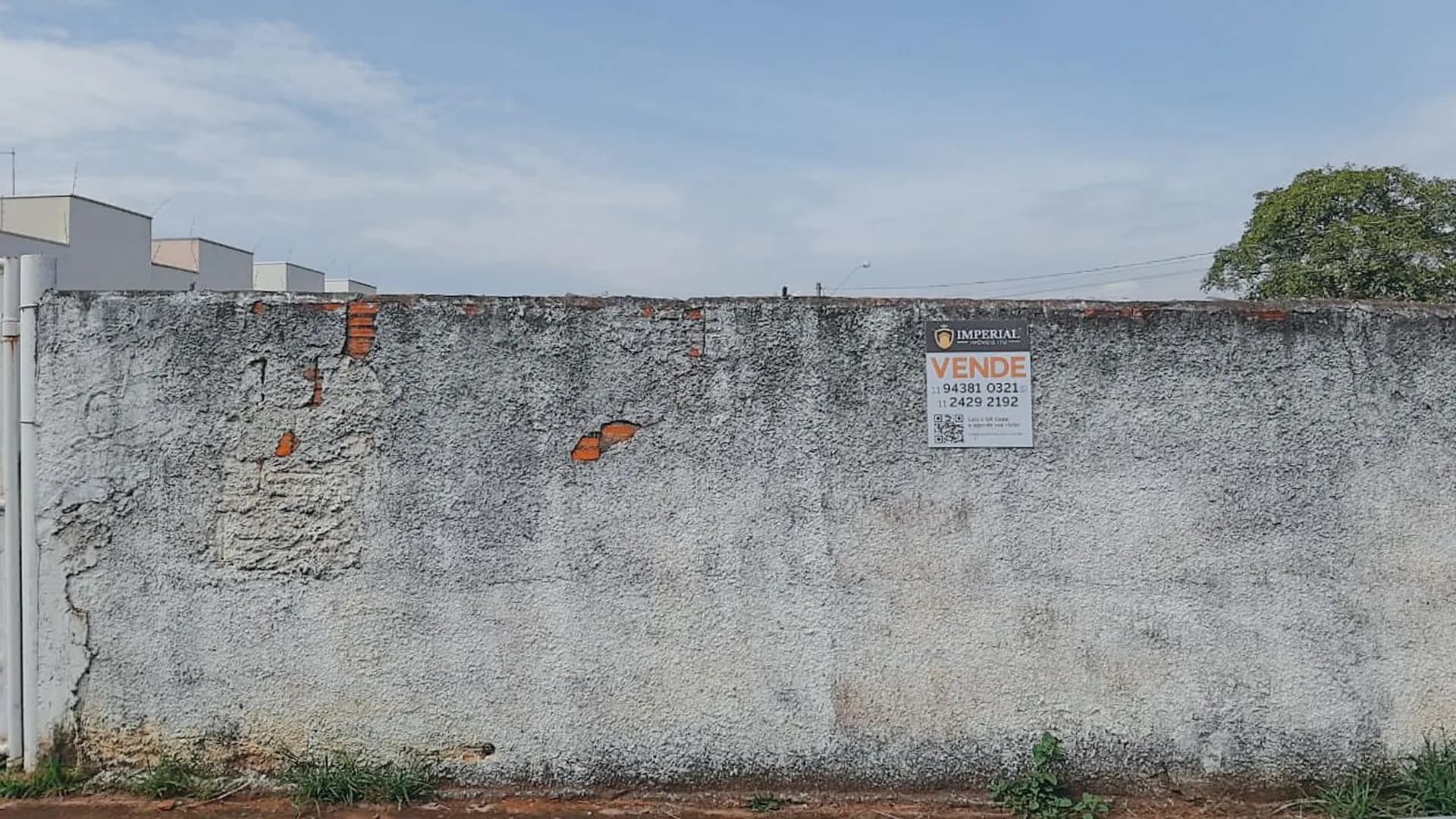 Terreno em Bairro para Venda