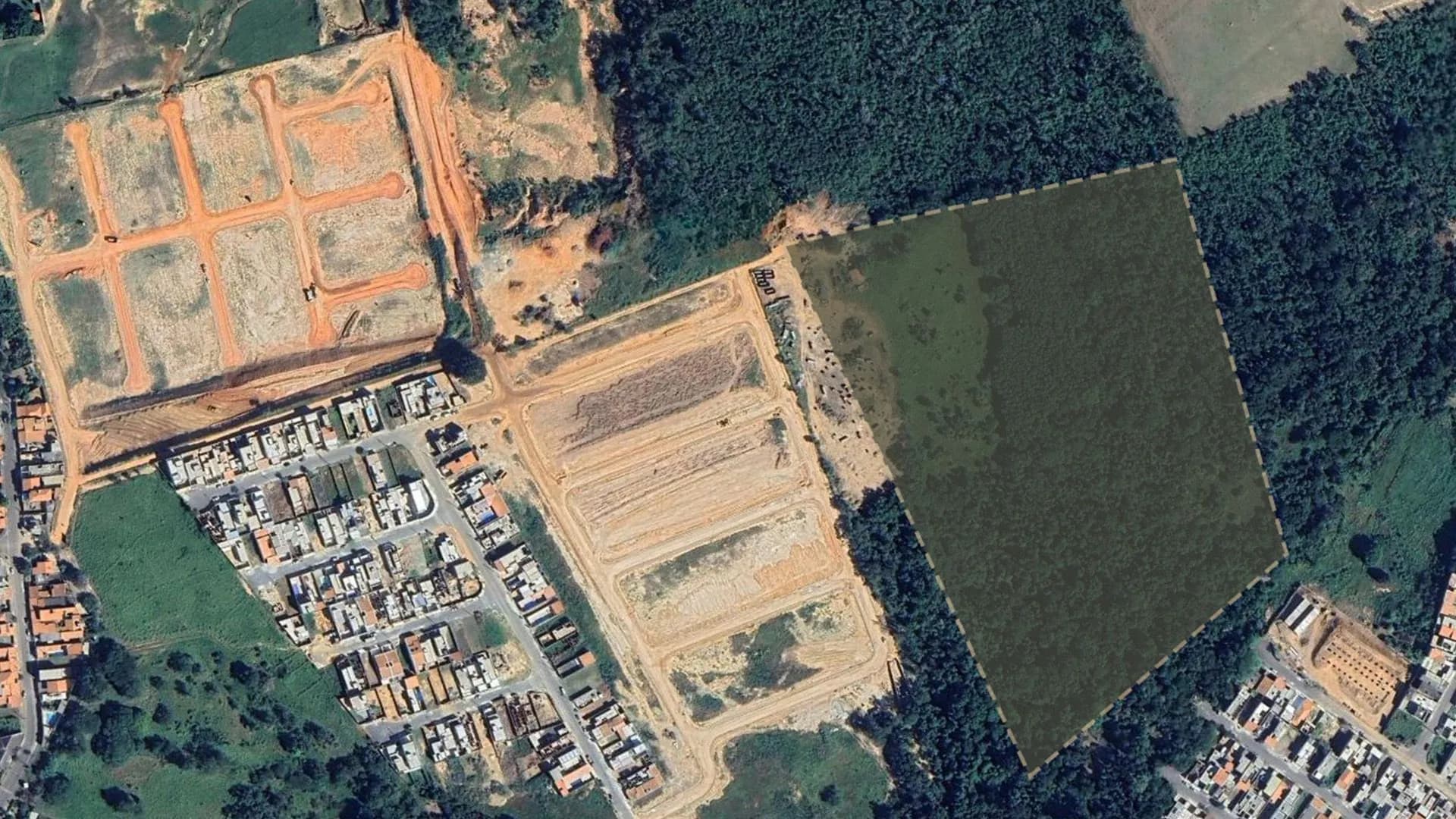 Terreno em Bairro para Venda