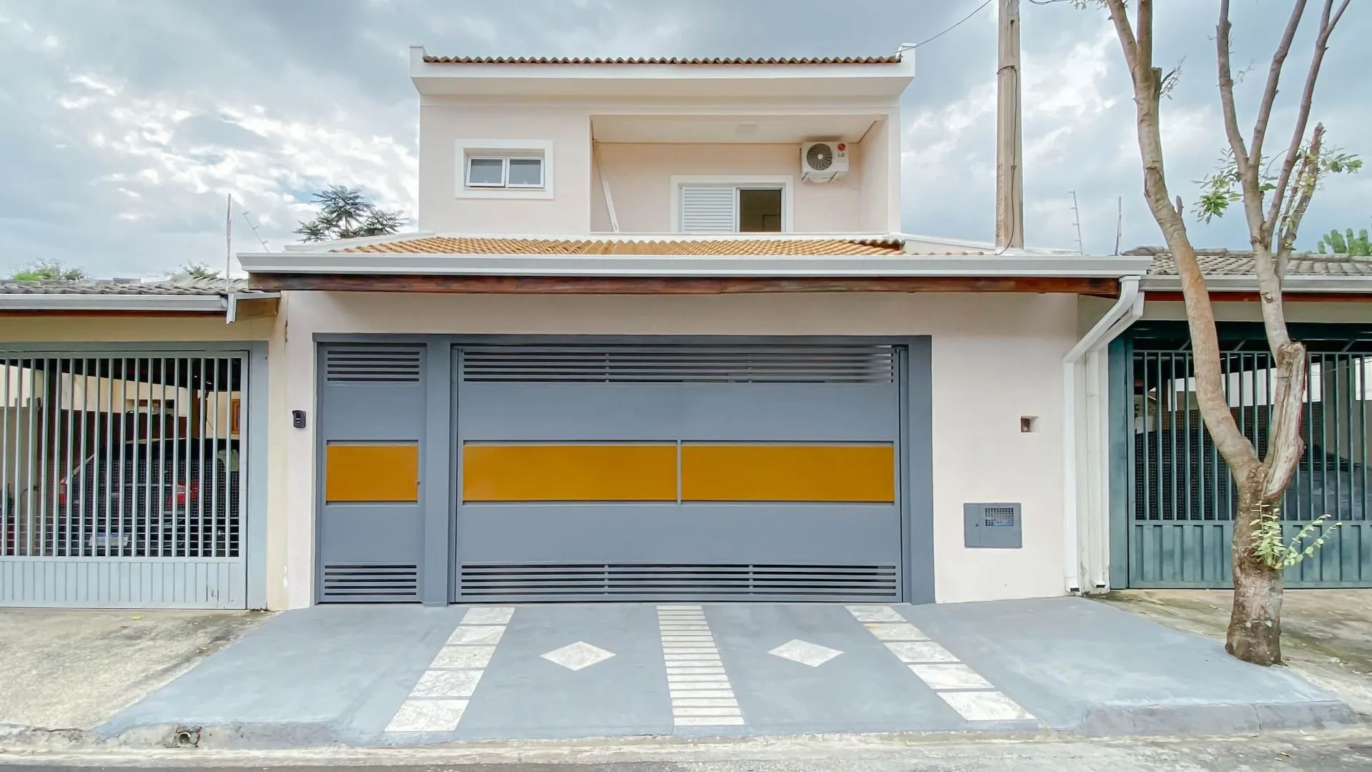 Casa em Bairro para Venda