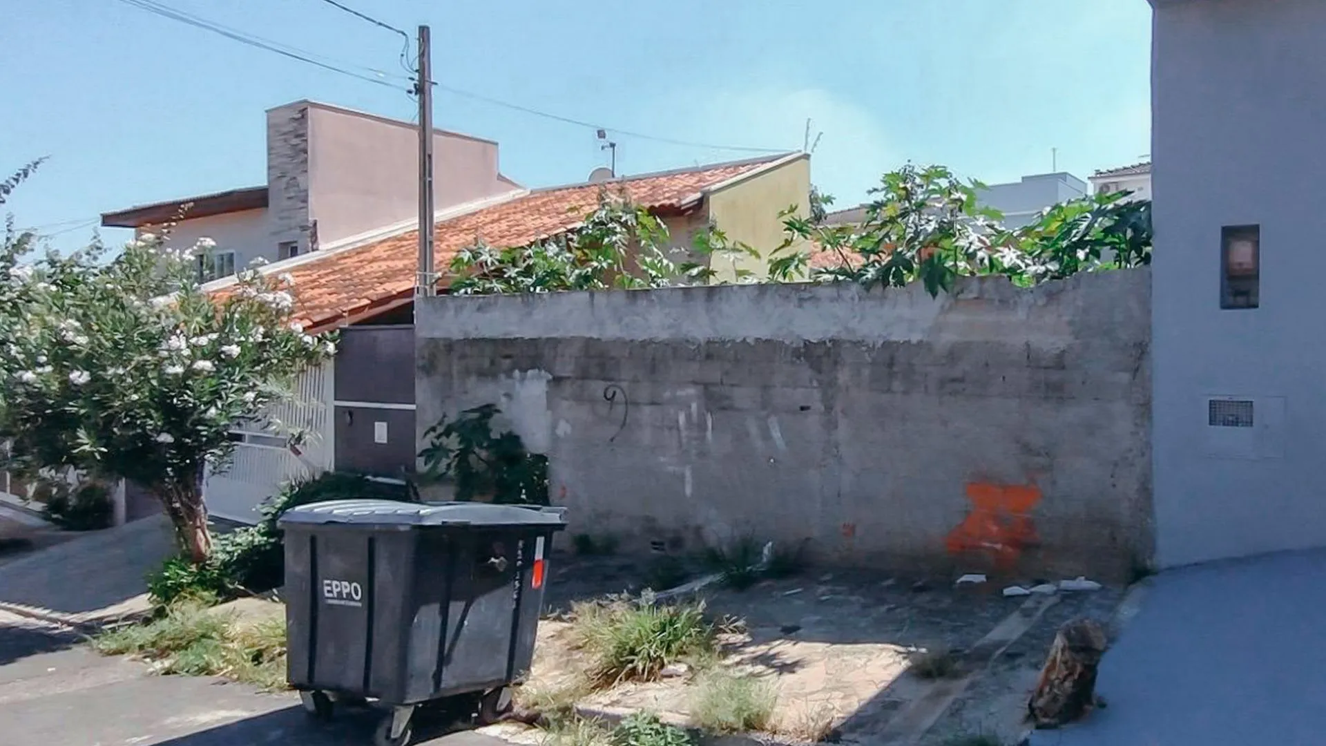 Terreno em Bairro para Venda