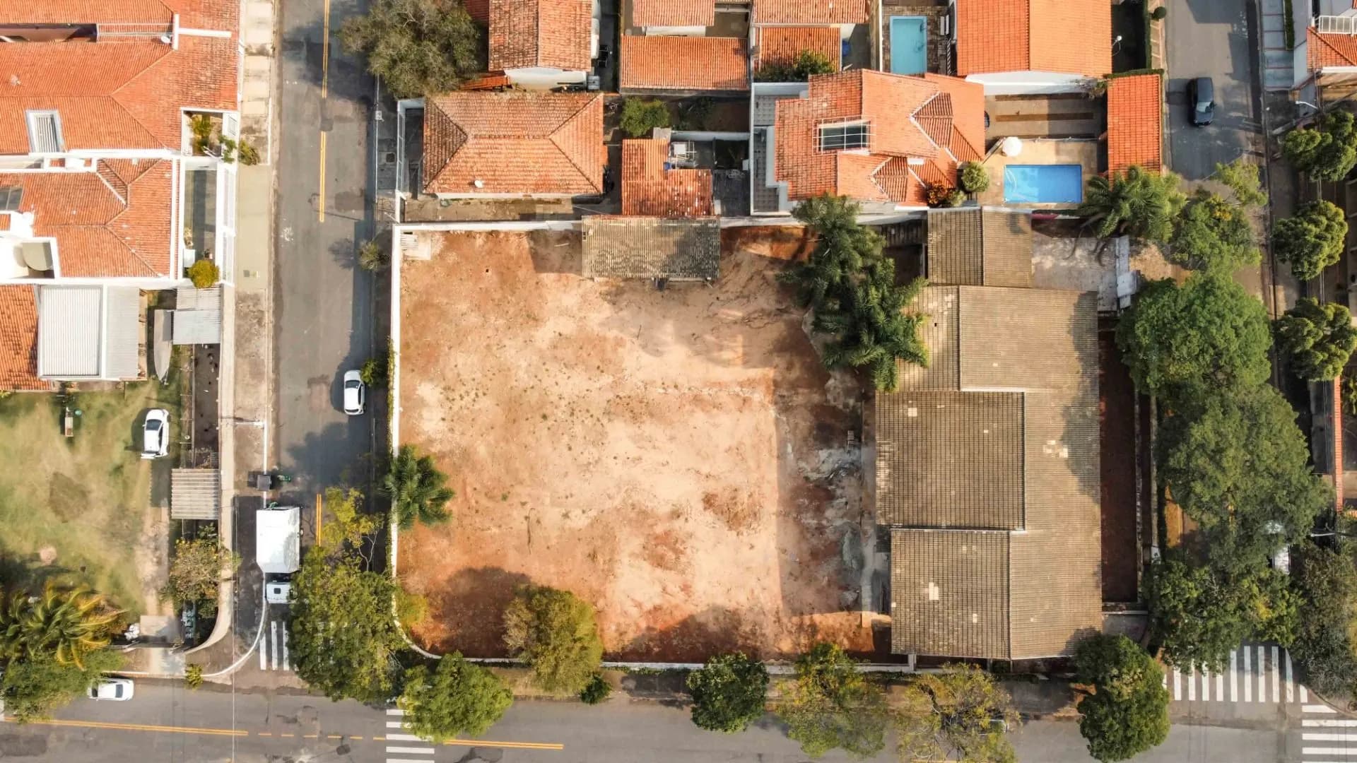 Terreno em Bairro para Venda