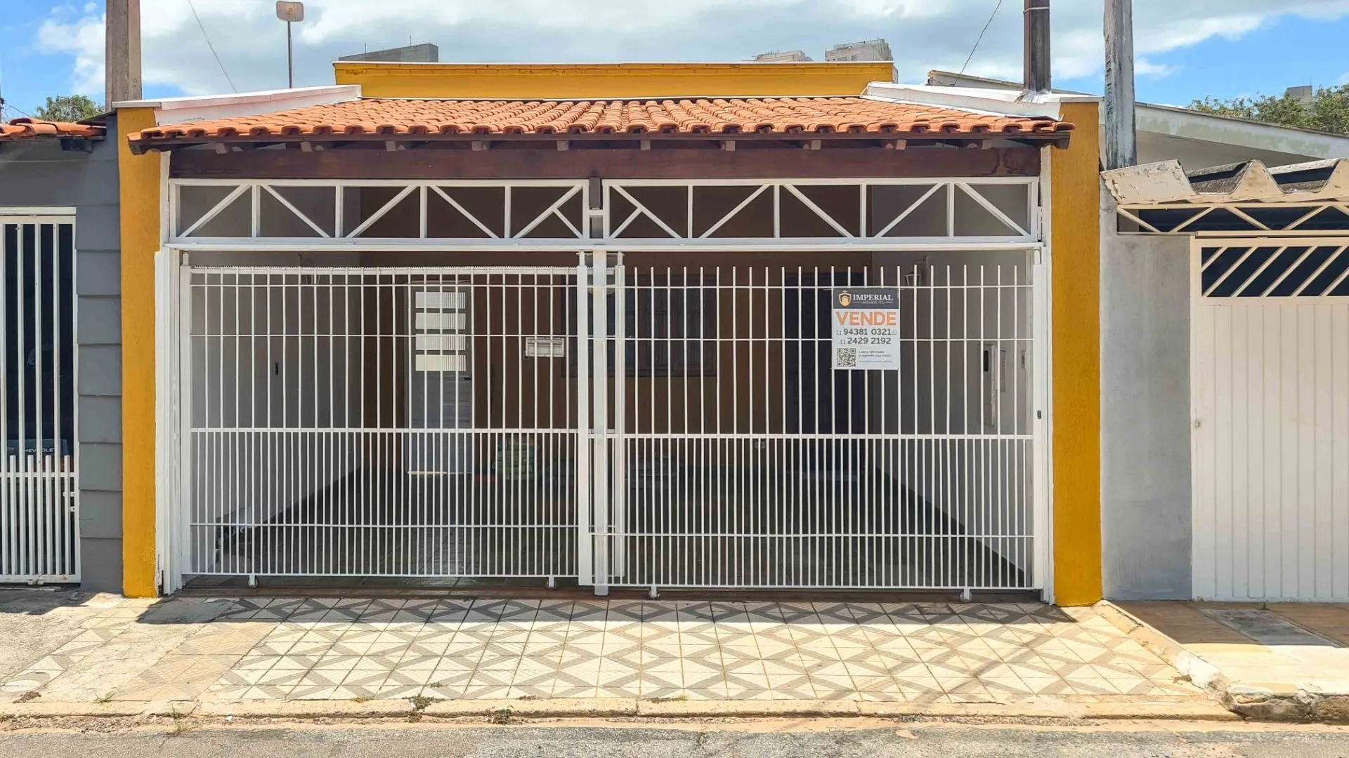 Casa em Bairro para Venda