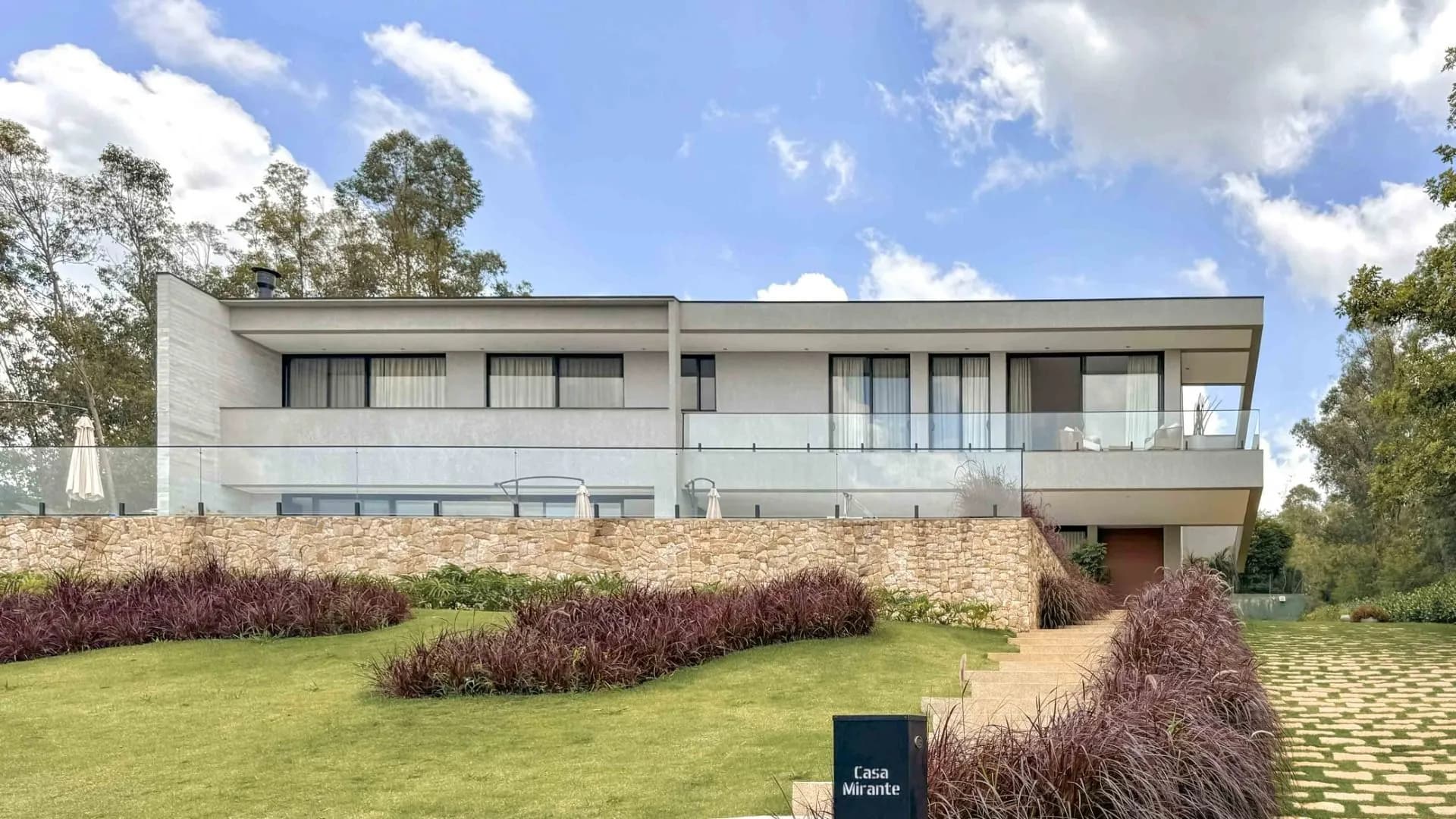 Casa em Bairro para Venda