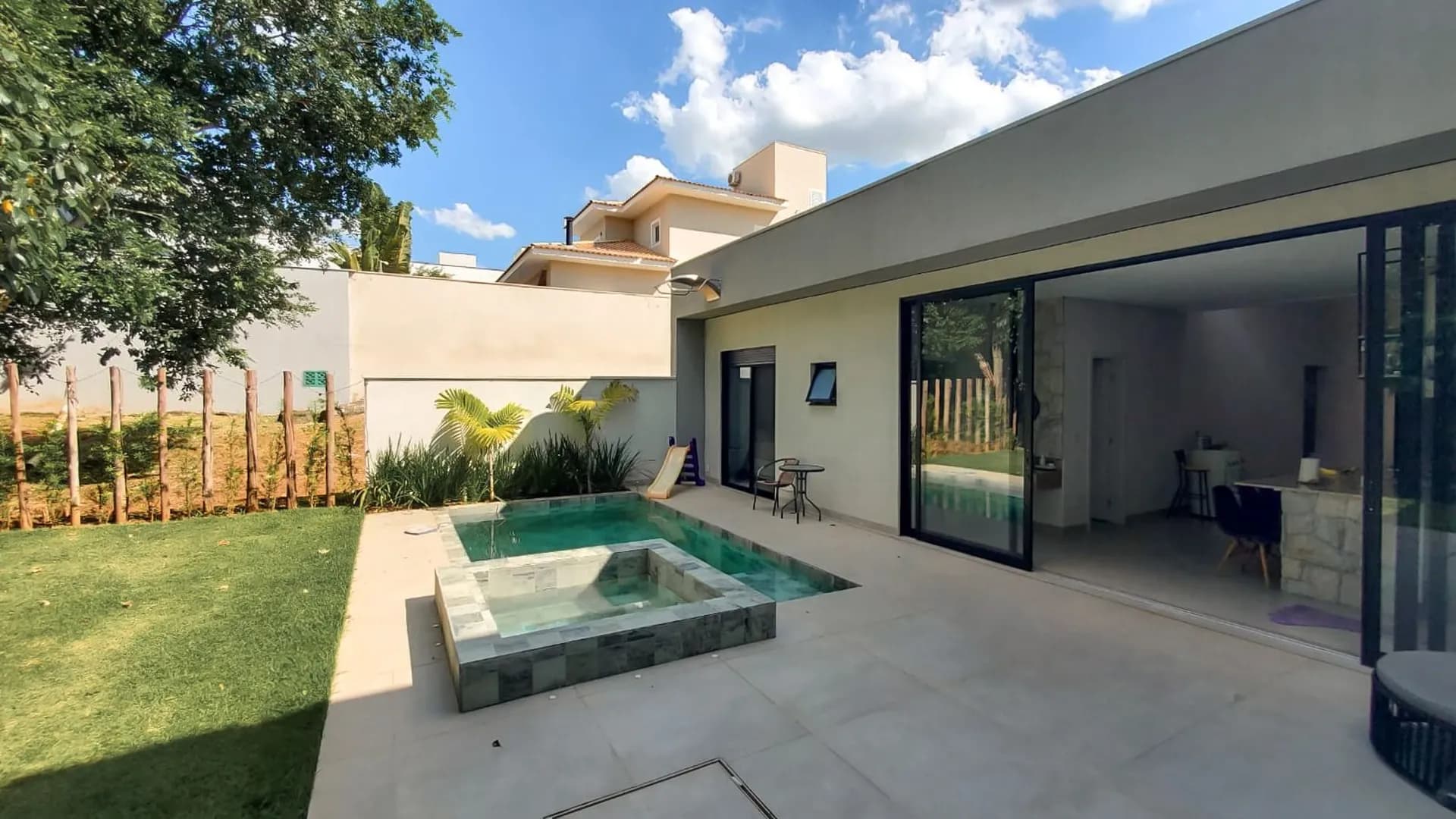 Casa em Condomínio para Venda