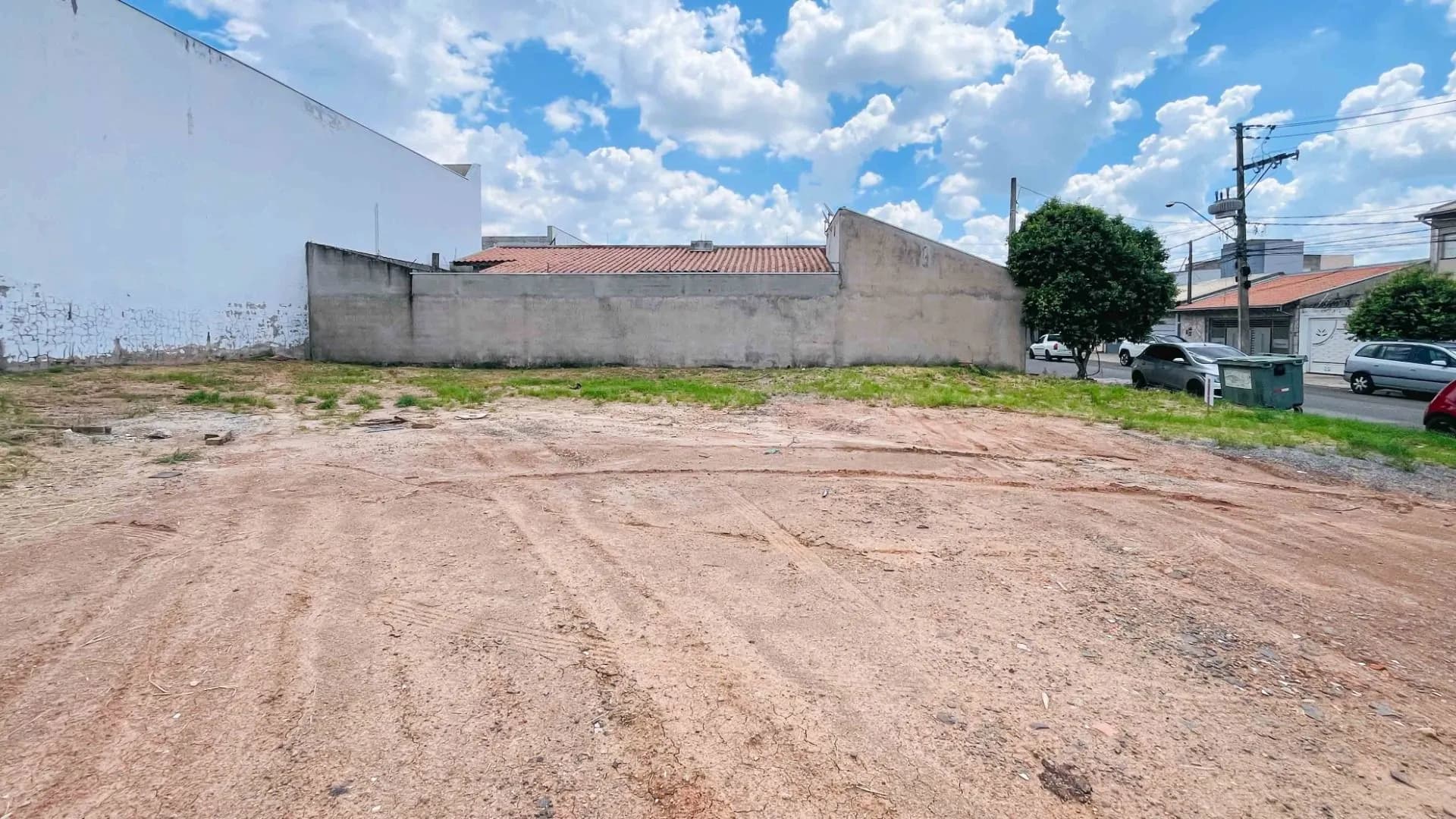 Terreno em Bairro para Venda
