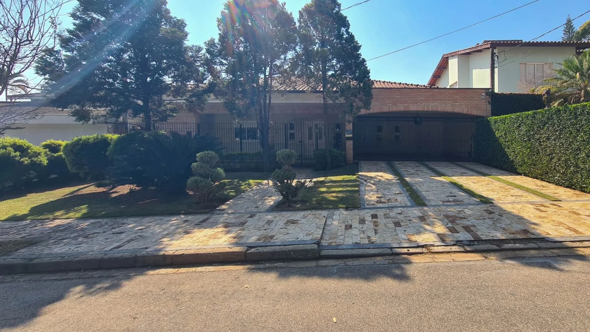 Casa em Bairro para Venda