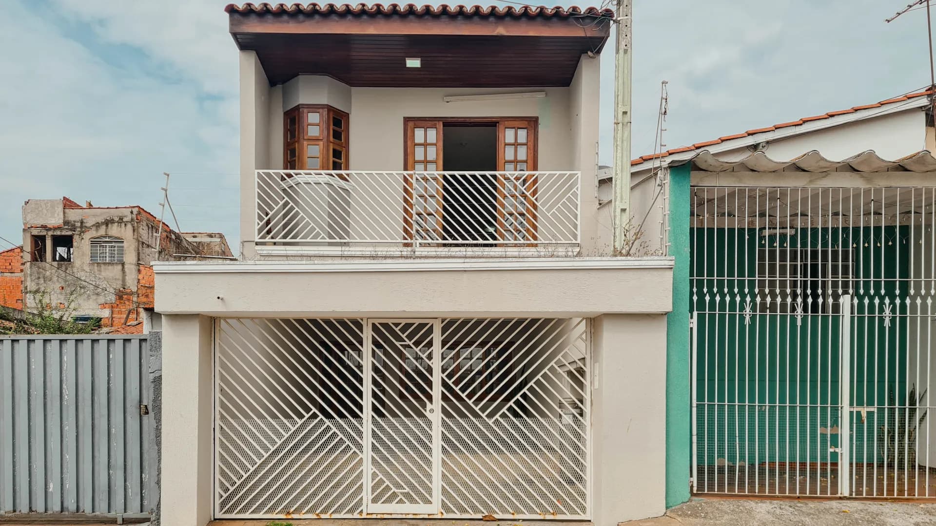 Casa em Bairro para Venda
