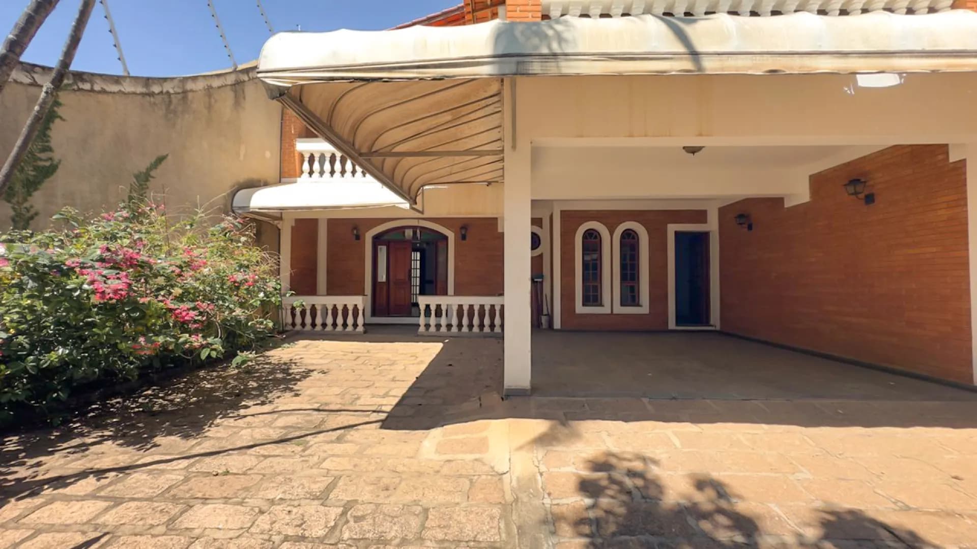 Casa em Bairro para Venda