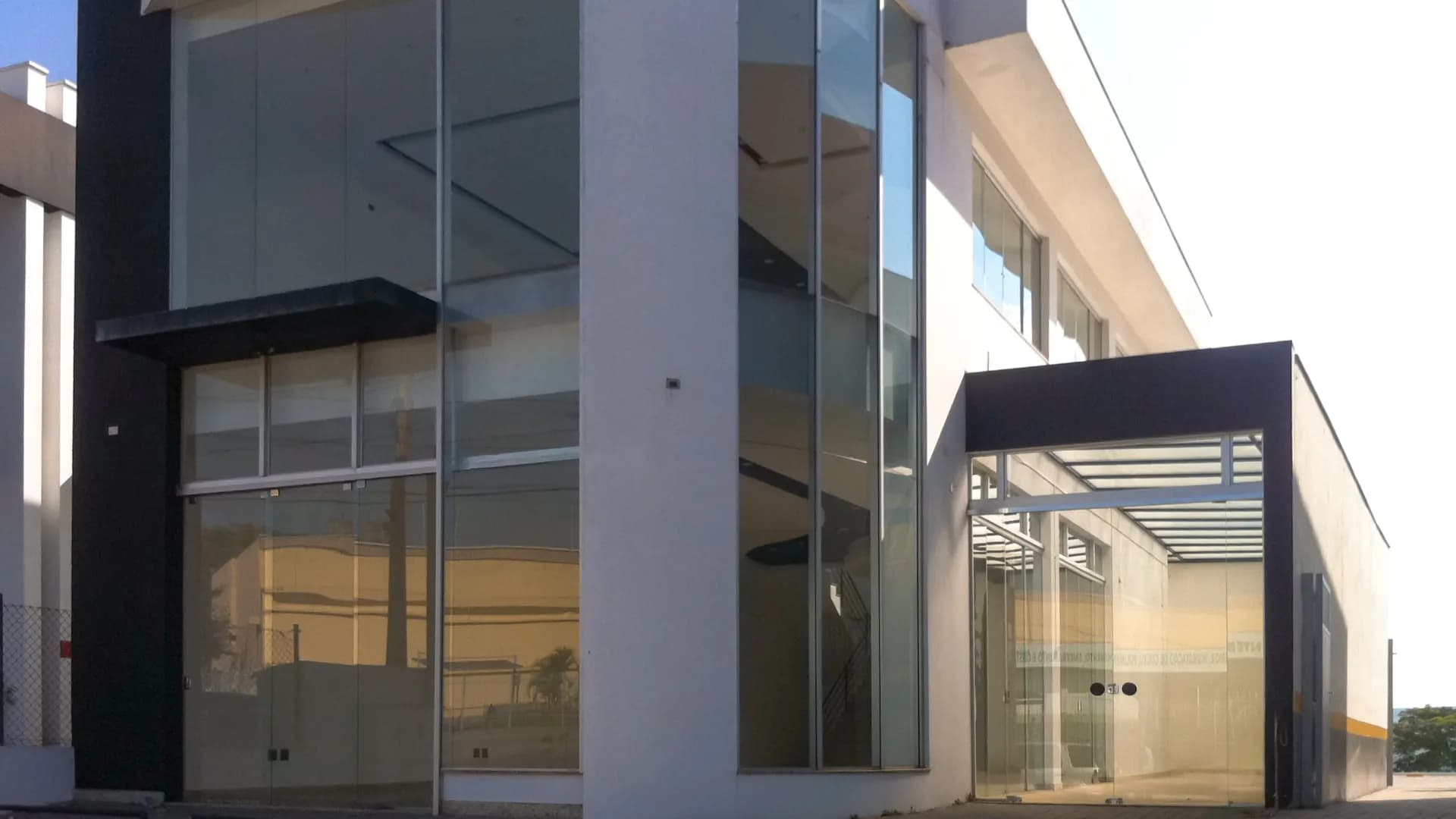 Prédio Comercial para Aluguel