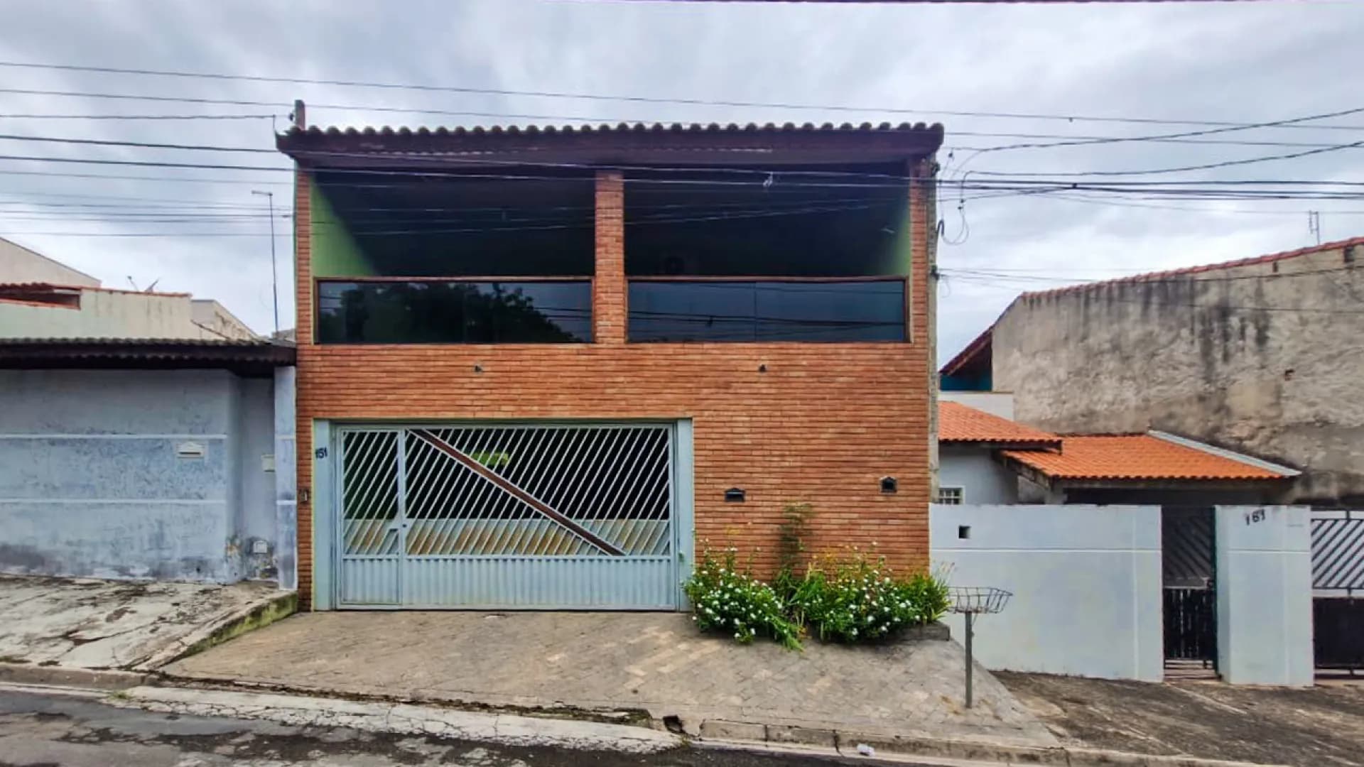 Casa em Bairro para Venda