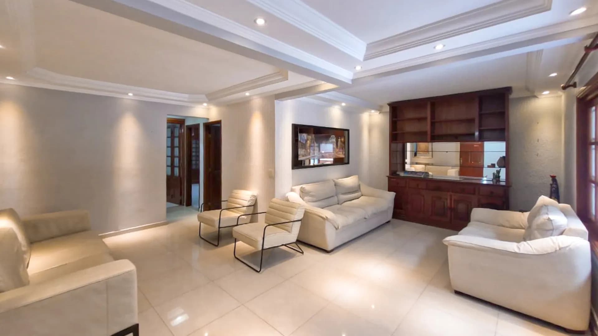 Casa em Bairro para Venda