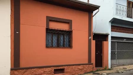 Casa em Bairro para Venda