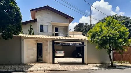 Casa em Bairro para Venda
