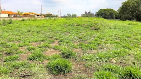 Terreno em Bairro para Venda
