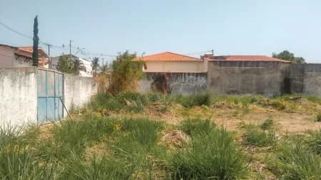 Terreno em Bairro para Venda