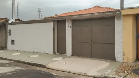 Casa em Bairro para Venda