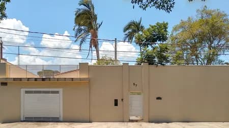 Casa em Bairro para Venda