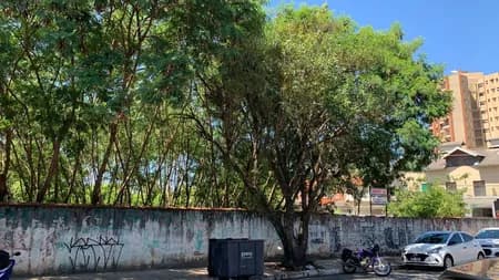 Terreno em Bairro para Venda