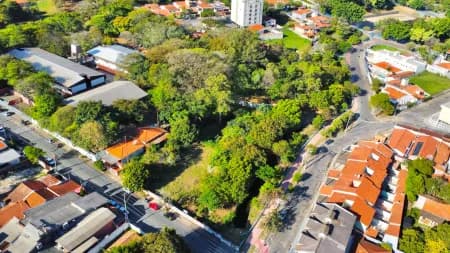 Terreno em Bairro para Venda
