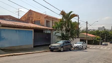 Casa em Bairro para Venda