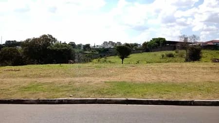 Terreno em Bairro para Venda
