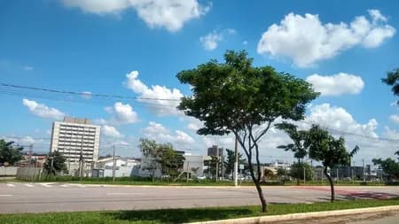 Terreno em Bairro para Venda