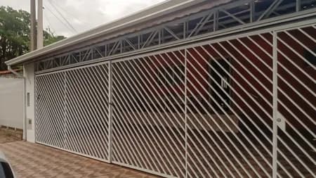 Casa em Bairro para Venda