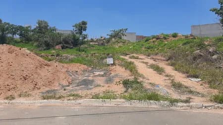 Terreno em Bairro para Venda