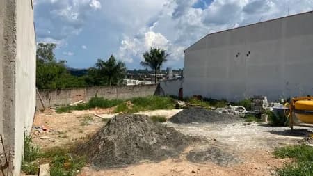 Terreno em Bairro para Venda