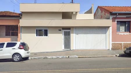Casa em Bairro para Venda