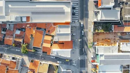 Casa em Bairro para Venda