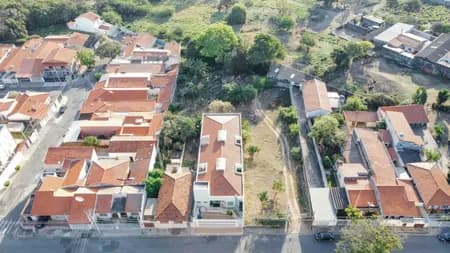 Terreno em Bairro para Venda