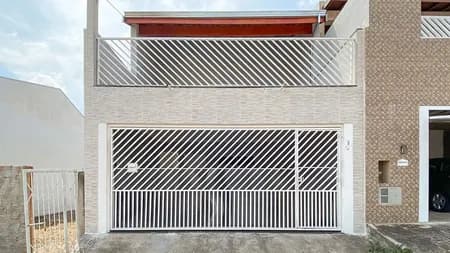 Casa em Bairro para Venda