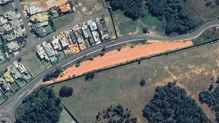 Terreno em Bairro para Venda