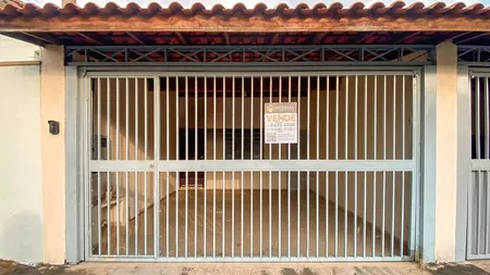 Casa em Bairro para Venda