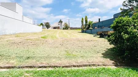 Terreno em Bairro para Venda