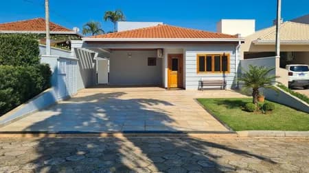 Casa em Condomínio para Venda ou Aluguel